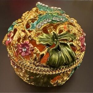 European Enamel Color Craft Butterfly Ornament Jewelry Box